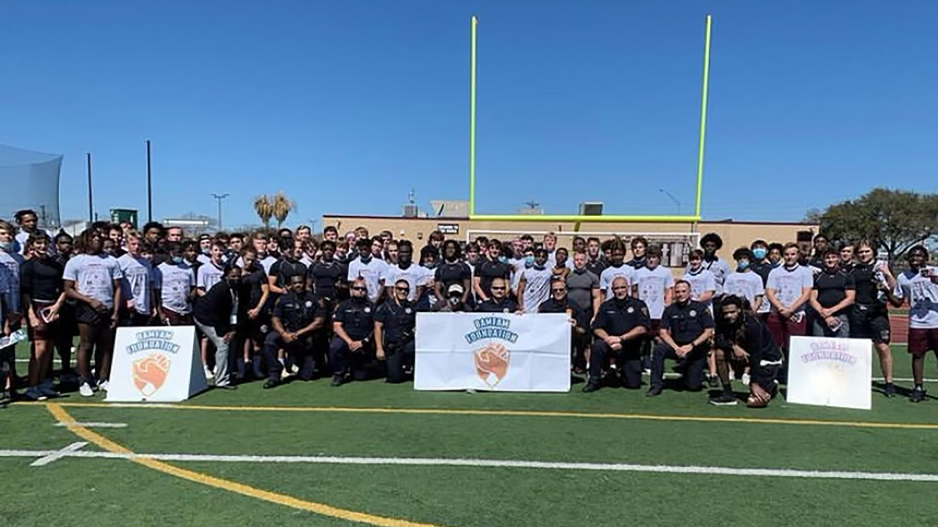 nonprofit-foundation-strengthens-relationships-between-students-and-law-enforcement-1