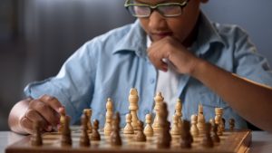 Detroit police nonprofit introduces chess to community youth