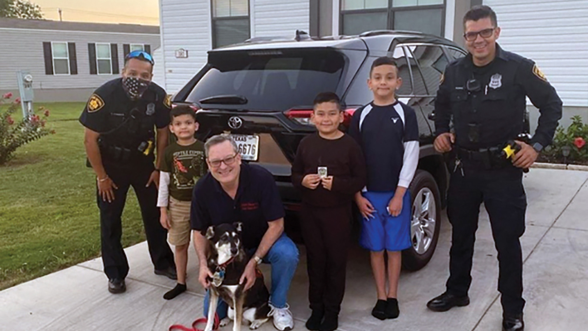 Showing support for police - American Police Beat Magazine
