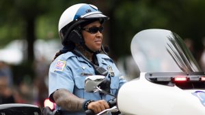 D.C. mayor, police pledge to hire more female police officers